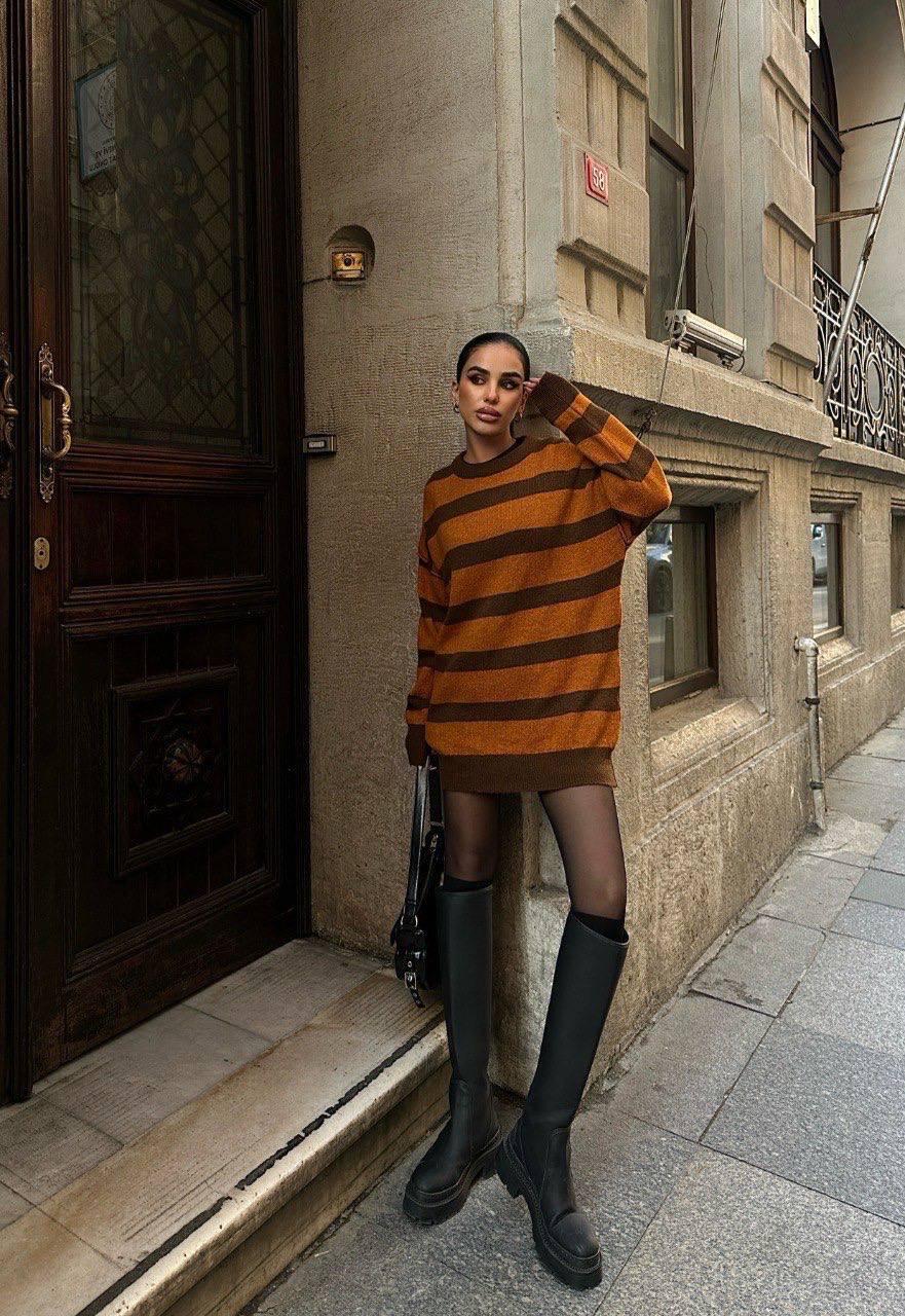 Pull Robe à détails rayés Taille Standard Réf1182