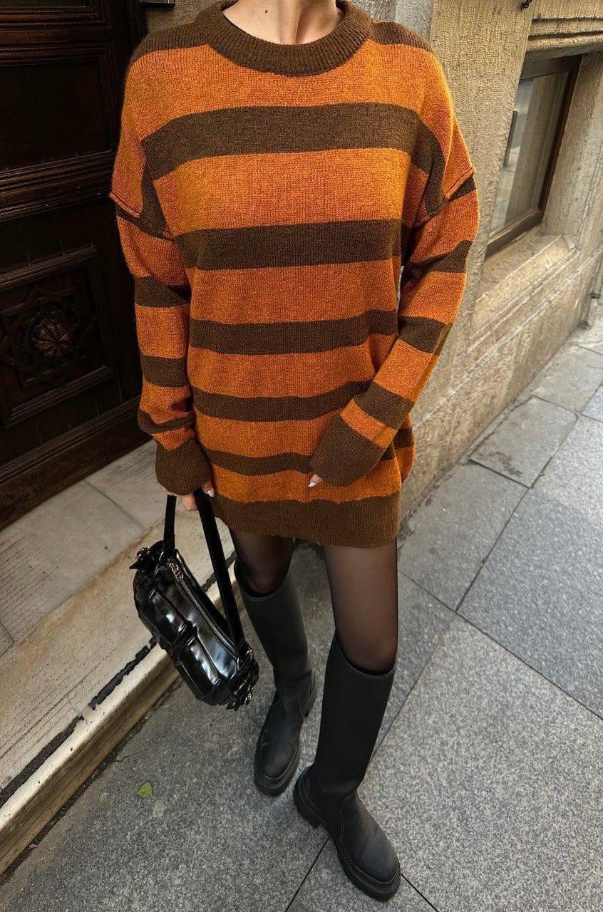 Pull Robe à détails rayés Taille Standard Réf1182