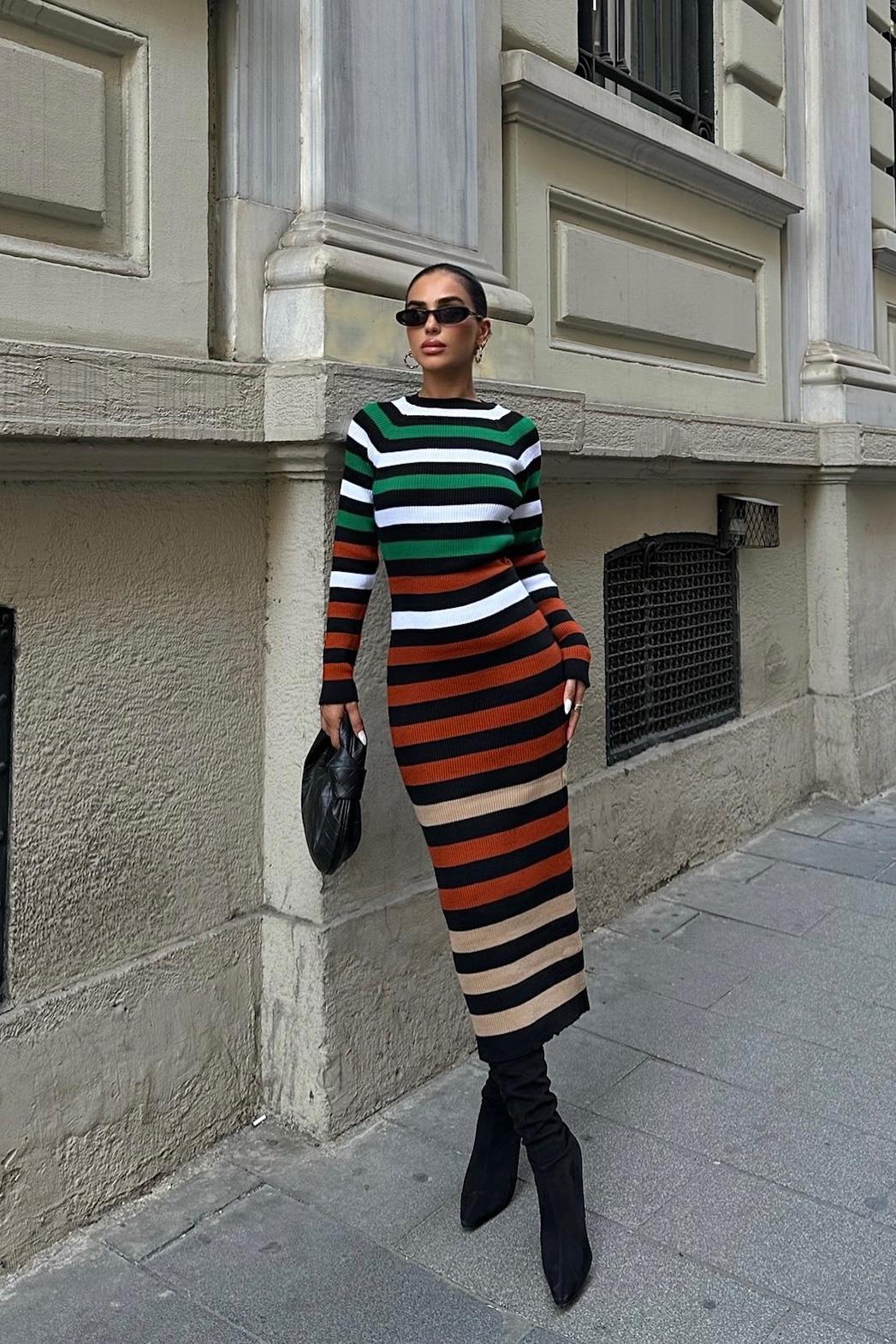 Robe Midi en Tricot à Rayures Colorées Réf2504