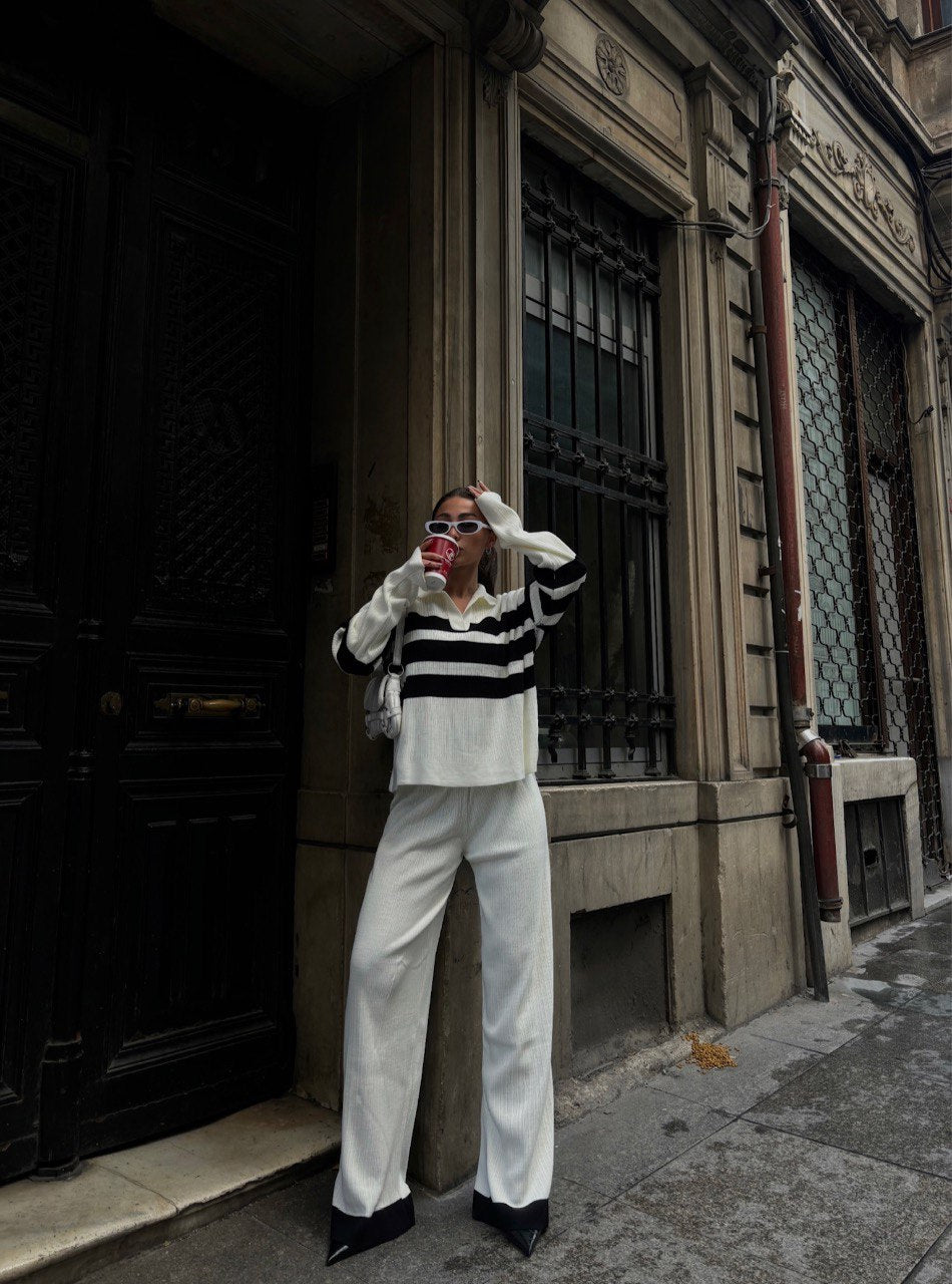 Ensemble tricoté élégant avec détails rayés Taille Standard Réf9977