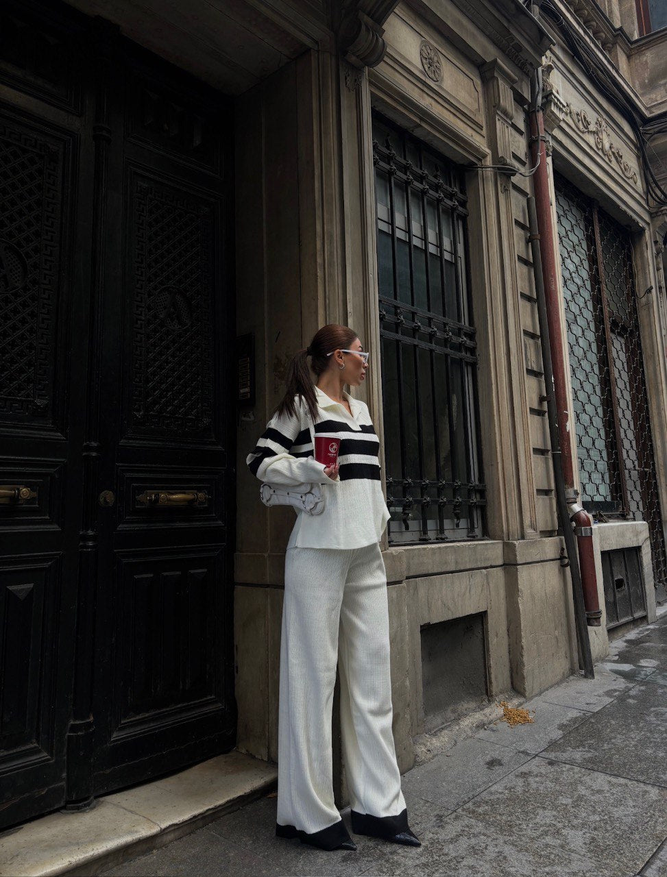 Ensemble tricoté élégant avec détails rayés Taille Standard Réf9977