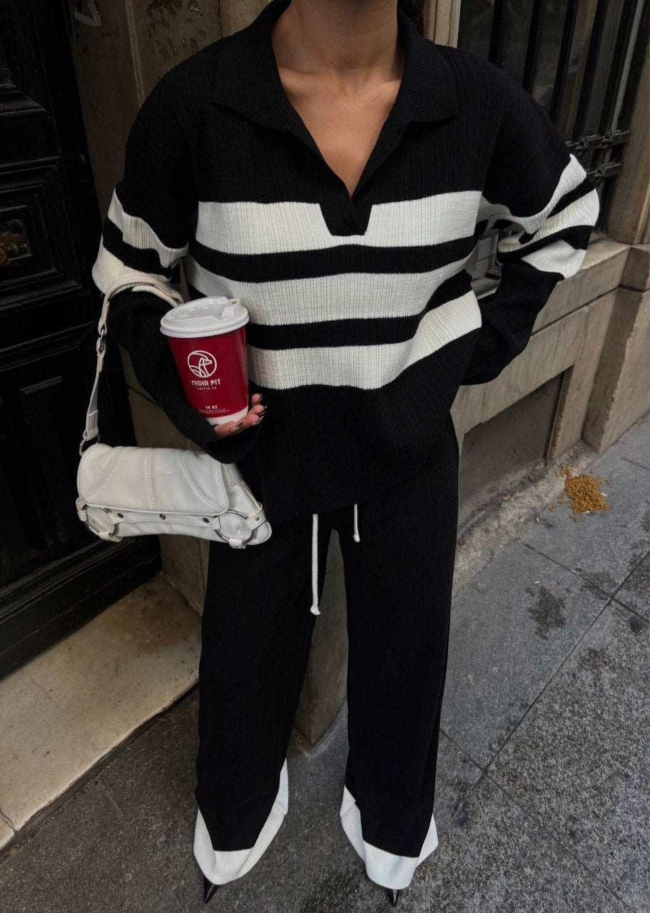 Ensemble tricoté élégant avec détails rayés Taille Standard Réf9977