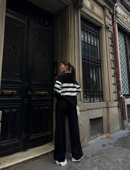 Ensemble tricoté élégant avec détails rayés Taille Standard Réf9977